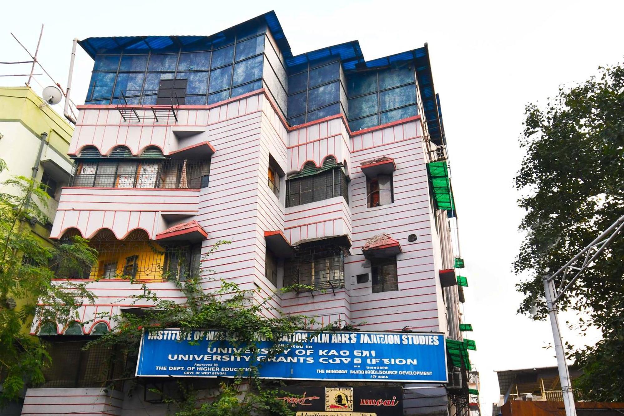 Hotel O Blue Cherry Guest House Kolkata Exterior photo