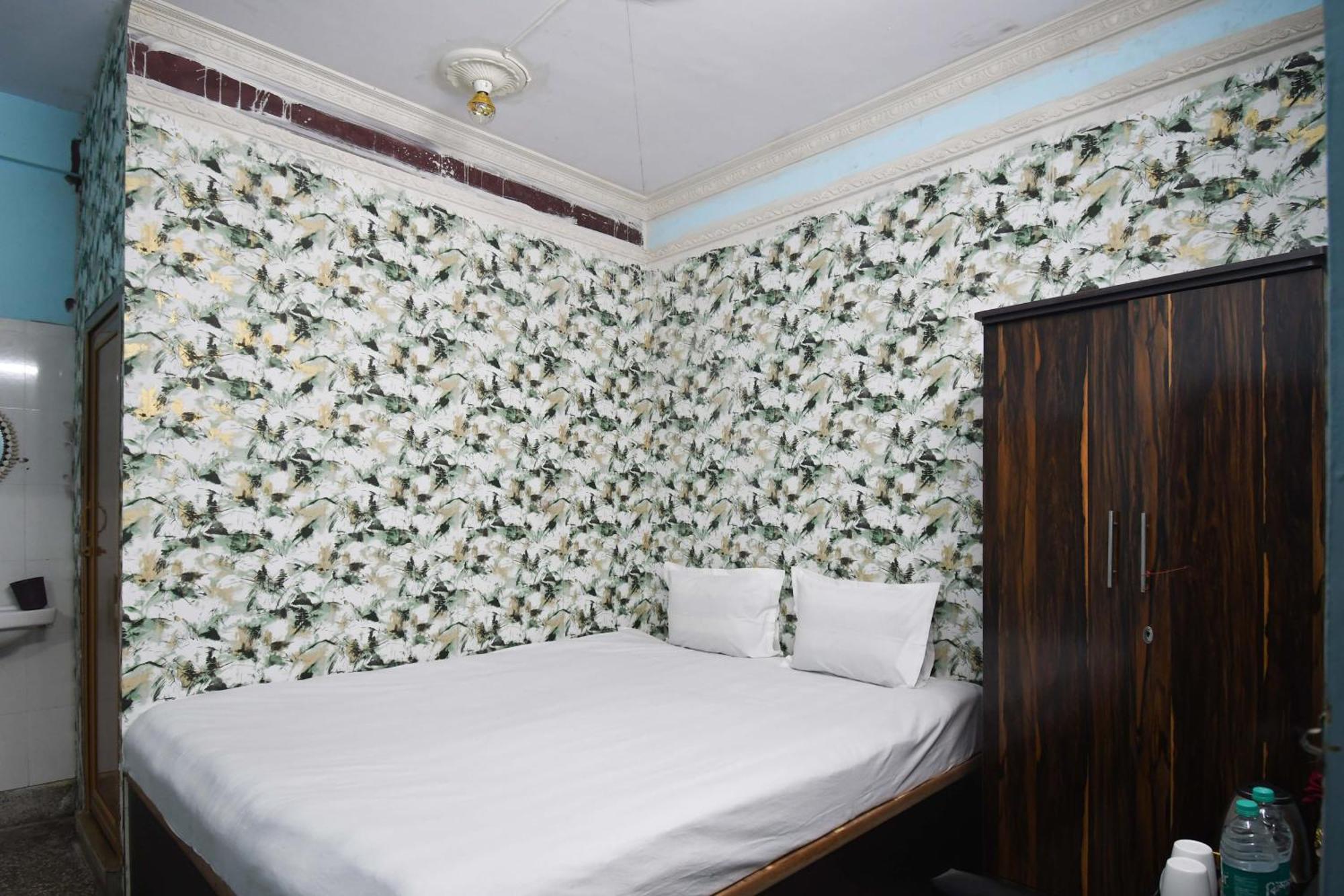 Hotel O Blue Cherry Guest House Kolkata Exterior photo