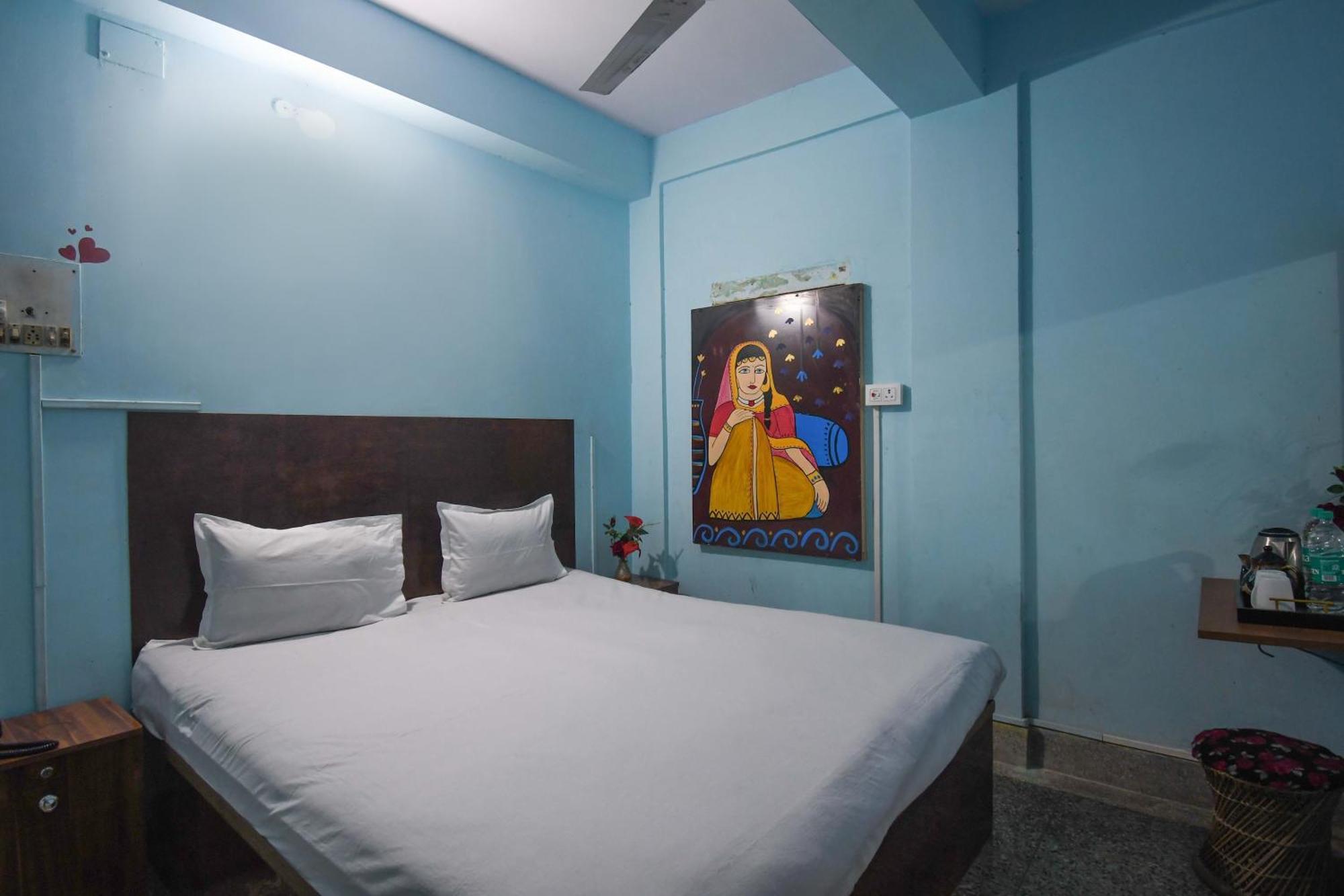 Hotel O Blue Cherry Guest House Kolkata Exterior photo